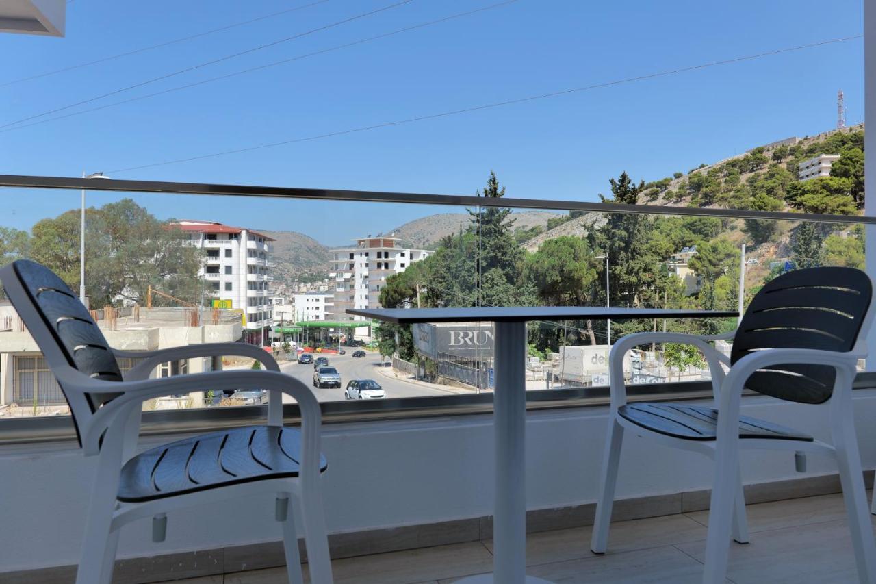 Lumi Hotel *